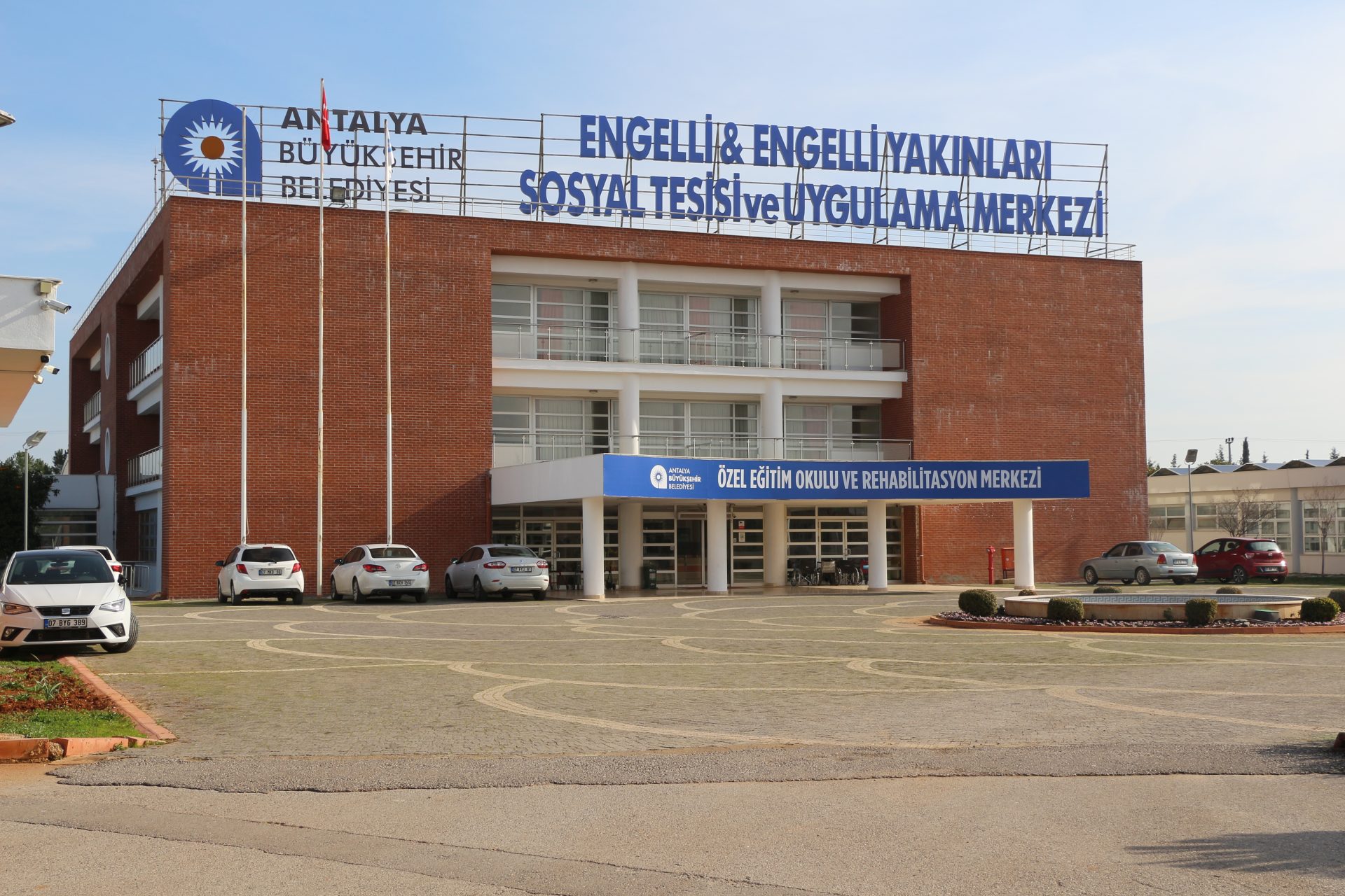 Büyükşehir Belediyesi Rehabilitasyon Merkezi Göz Dolduruyor